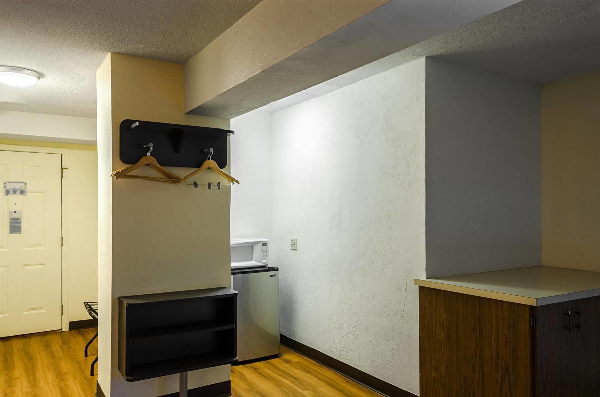 Motel 6 - Westborough Boston Northborough Экстерьер фото