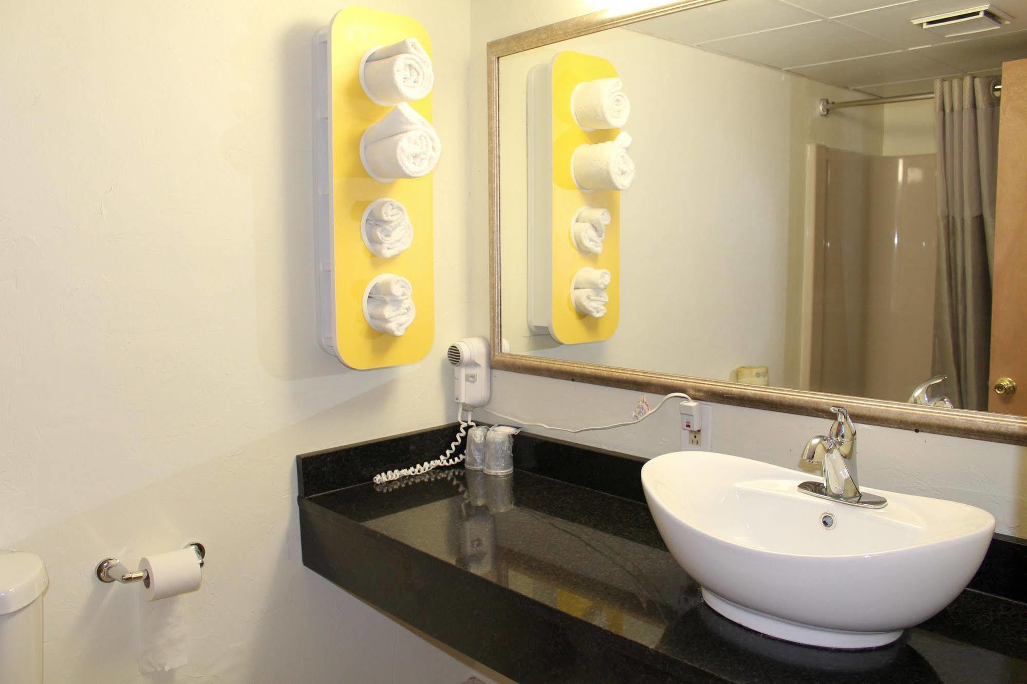 Motel 6 - Westborough Boston Northborough Экстерьер фото